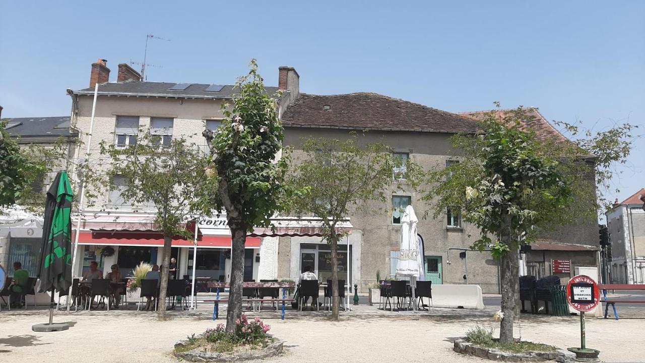 Maison En Ville Avec Terrasse Ensoleillee Et Wi-Fi Magnac-Laval Eksteriør billede