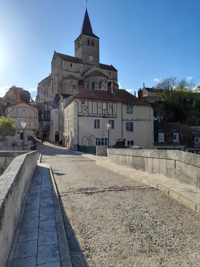 Maison En Ville Avec Terrasse Ensoleillee Et Wi-Fi Magnac-Laval Eksteriør billede