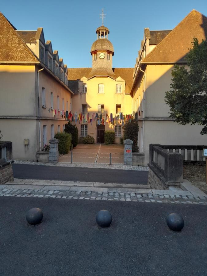 Maison En Ville Avec Terrasse Ensoleillee Et Wi-Fi Magnac-Laval Eksteriør billede
